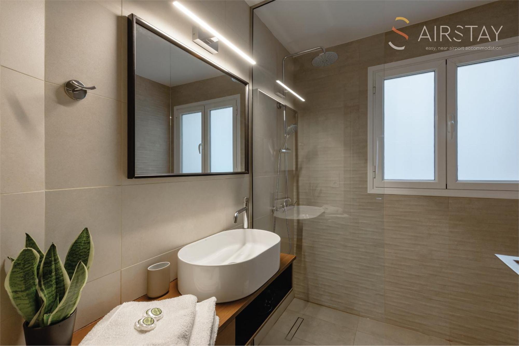 Akali Apartment Airport By Airstay Spata  Bagian luar foto